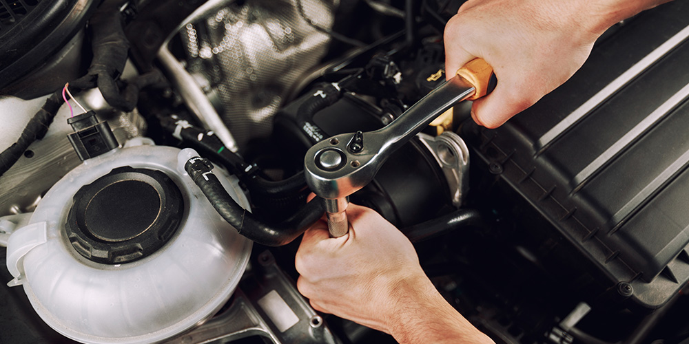 Image Of Engine Being Fix